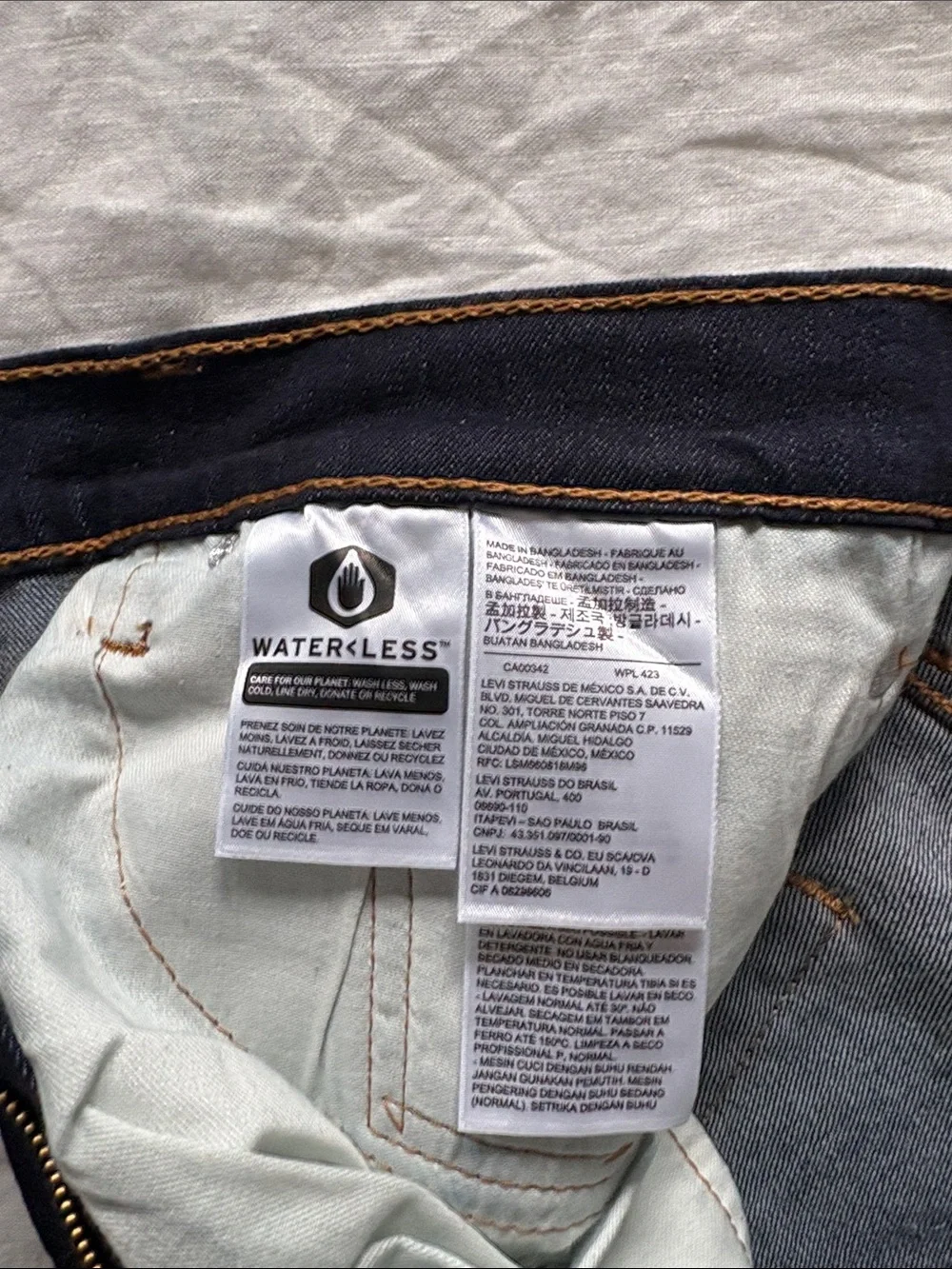 Levi's Men's Slim Jeans in Dark Indigo with Gold Stitching